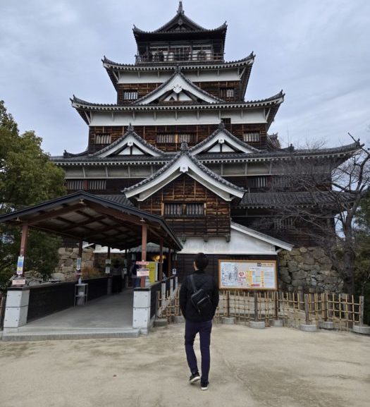 原爆ドームと広島城